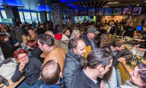 foto_prvi-jutranji-koncert-napolnil-snack-bar